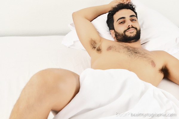 WhiteBedMEN project - bearded men home photo shoot